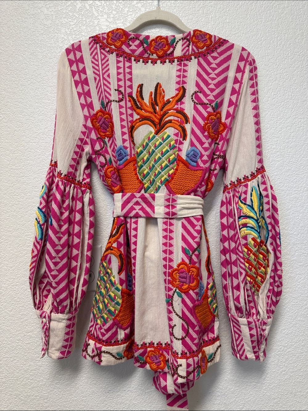 FARM Rio Jacquard Belted Pink Embroidered Pineapple Kimono Jacket Coverup - Picture 2 of 10